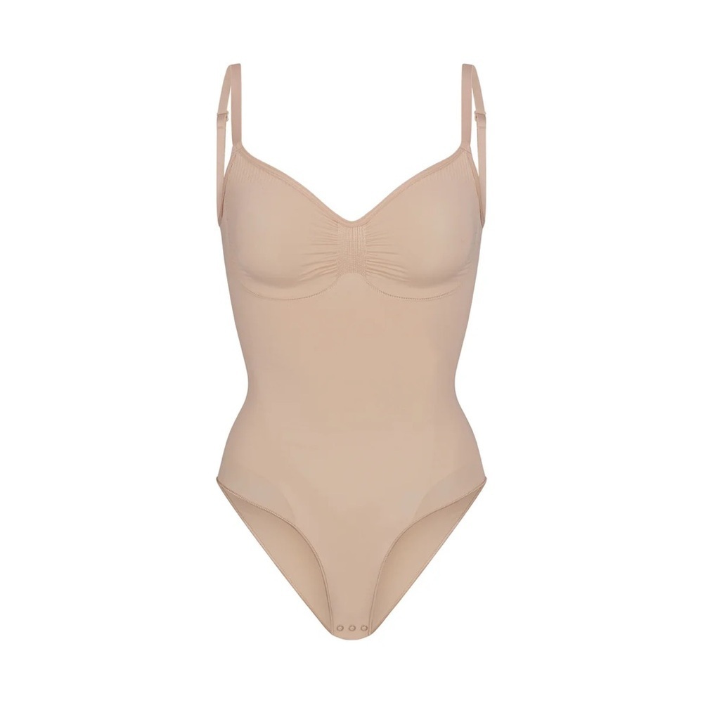 NEW SKIMS SEAMLESS SCULPT BRIEF BODYSUIT Mica Clay Size XS